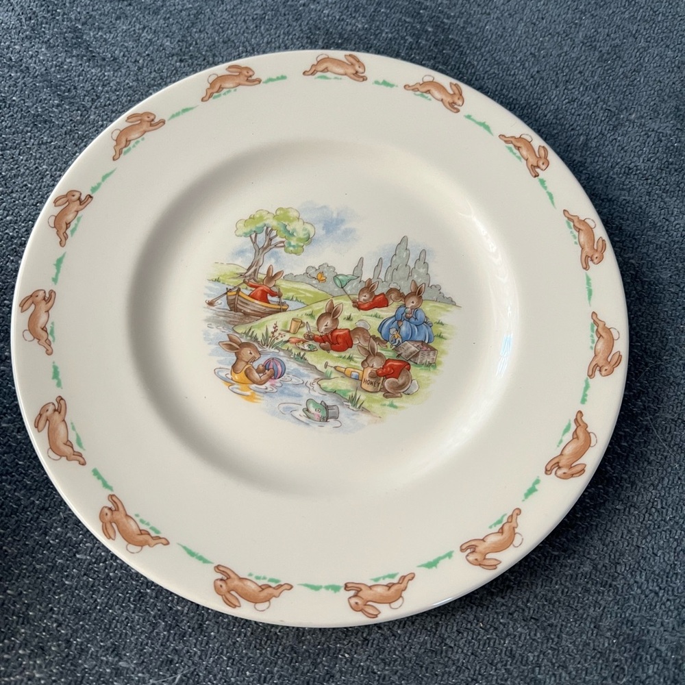 Vintage Royal Doulton Bunnykins Two Piece Child's Rim Bowl and plate - Picture 2 of 7